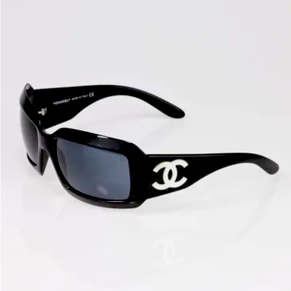 CHANEL Black with Mother of Pearl CC Logo Sunglasses 5076-H